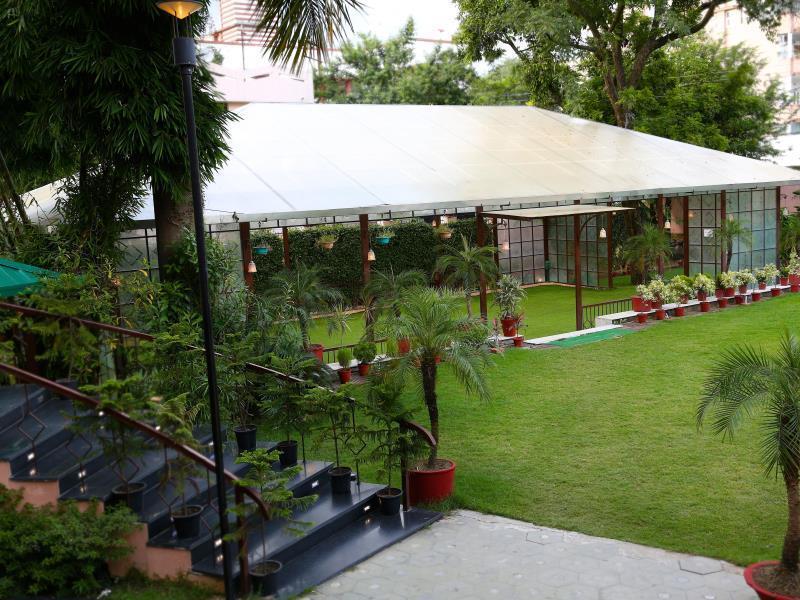 Inderlok Hotel Ντεχραντούν Εξωτερικό φωτογραφία